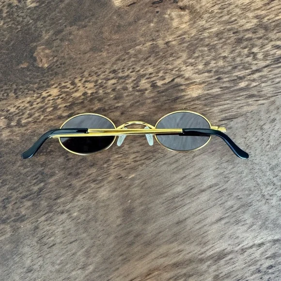 Roberi & Fraud “Doris” Sunglasses Gold - Picture 6 of 8